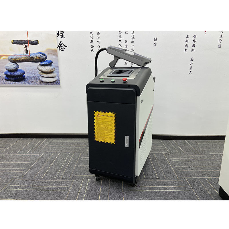 BCX Laser Descaling Machine , 1KW Handheld Laser Cleaner Movable